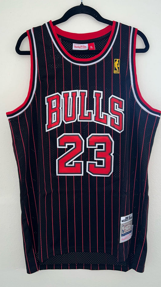 Chicago Bulls 1996/97 Away Michael Jordan #23 - Iconic Vintage NBA Jersey