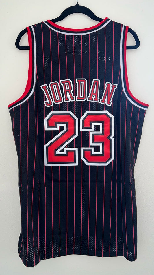 Chicago Bulls 1996/97 Away Michael Jordan #23 - Iconic Vintage NBA Jersey